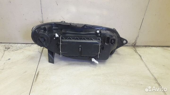 Фара левая Volkswagen Golf