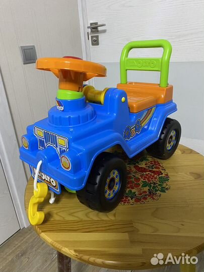 Машинка-каталка