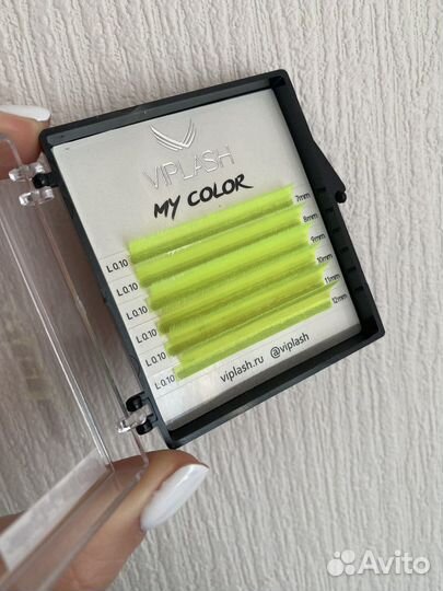 Неоновые ресницы