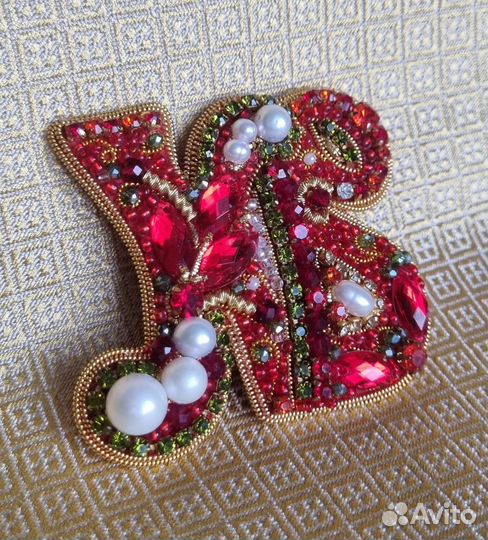 Подарок ручная вышивка молитвослов брошь