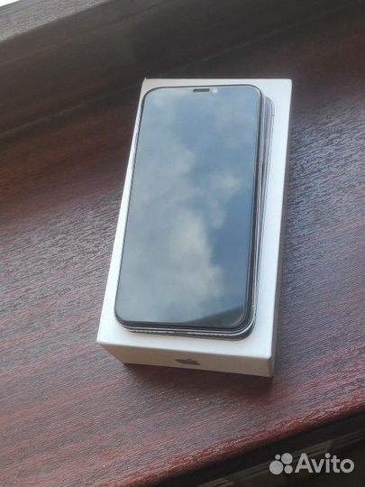 iPhone X, 64 ГБ
