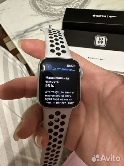 Часы apple watch se 40 mm nike