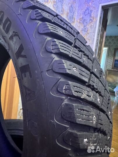 Goodyear UltraGrip Ice Arctic SUV 225/65 R17 102T