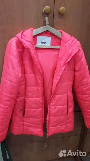 Продам куртку для девочки