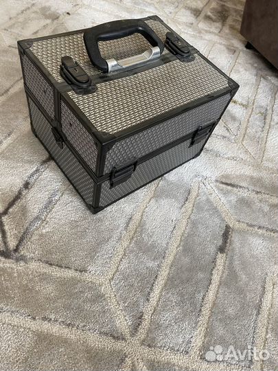 Ящик для косметики (органайзер), бьюти-кейс