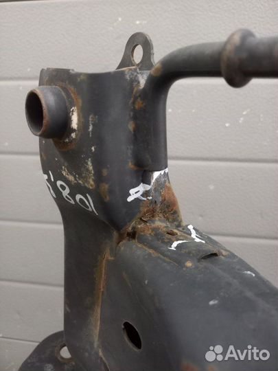 Подрамник передний Renault Sandero