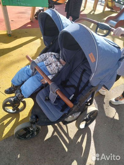 Прогулочная коляска для двойни