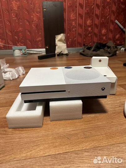 Консоль Xbox One s