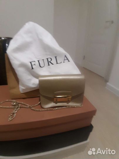 Золотая сумка furla