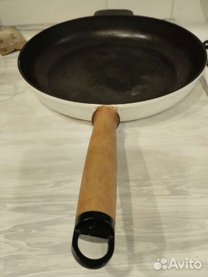 Сковорода чугунная диаметром