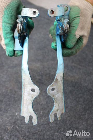 Петли капота Mazda 3 BL