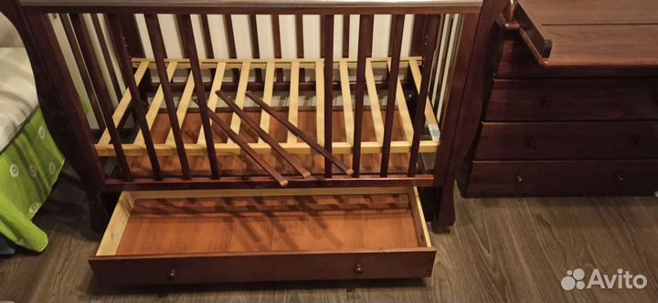 Кроватка и комод с пеленальным столиком Лель