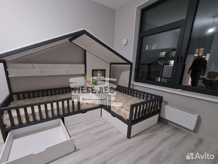 Угловая детская кровать