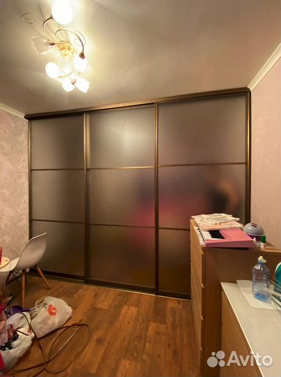 Раздвижная перегородка с матовым стеклом