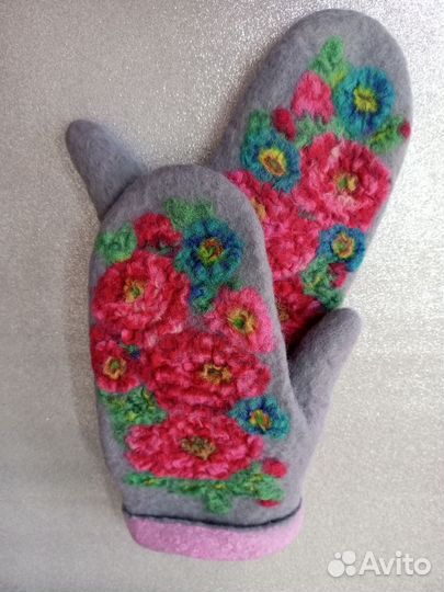 Варежки женские