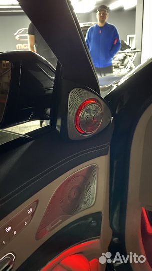 Динамики Burmester+сетки в двери Mercedes S-class