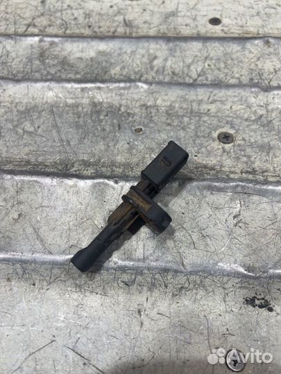 Датчик abs задний левый Skoda Octavia А7 CWV 1