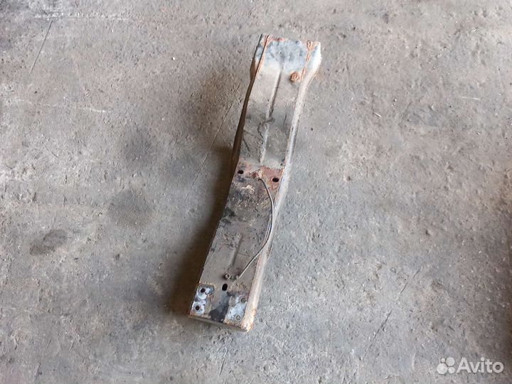 Suzuki балка под коробку 2000-2005 год