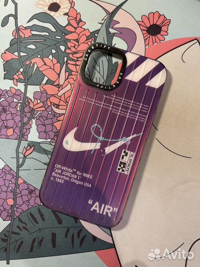 Чехол на iPhone 14