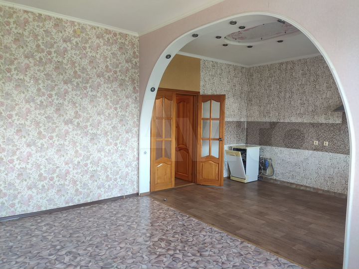 2-к. квартира, 57 м², 3/5 эт.