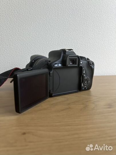 Зеркальный фотоаппарат Canon EOS 600D kit 18 135