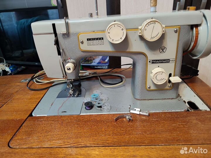 Швейная машинка Подольск 142 с эл приводом