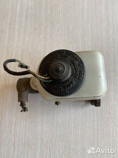 Главный тормозной цилиндр Toyota 4Runner