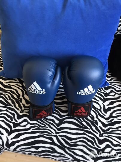 Боксерские перчатки