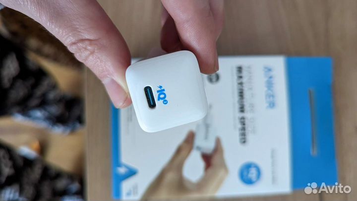 Блок питания для телефона Anker