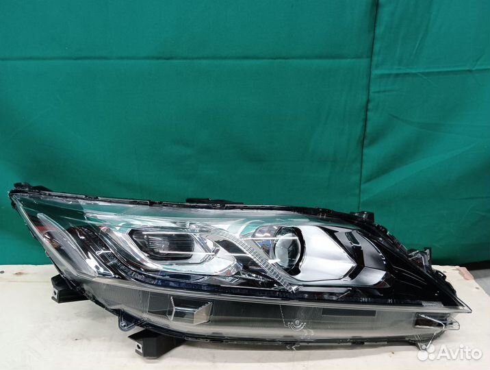 Правая фара Mitsubishi Eclipse Cross