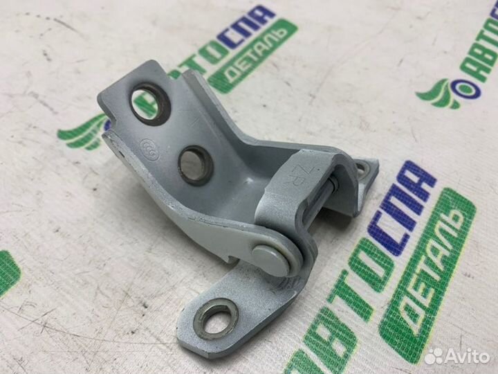 Петля двери передняя правая Mazda 6Gj/Gl седан