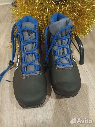 Лыжные ботинки