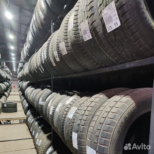 Roadmarch Prime UHP 08 215/55 R17 98W