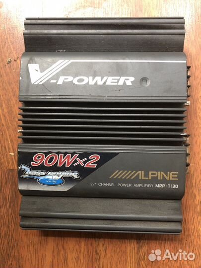 Автомобильный усилитель для сабвуфера