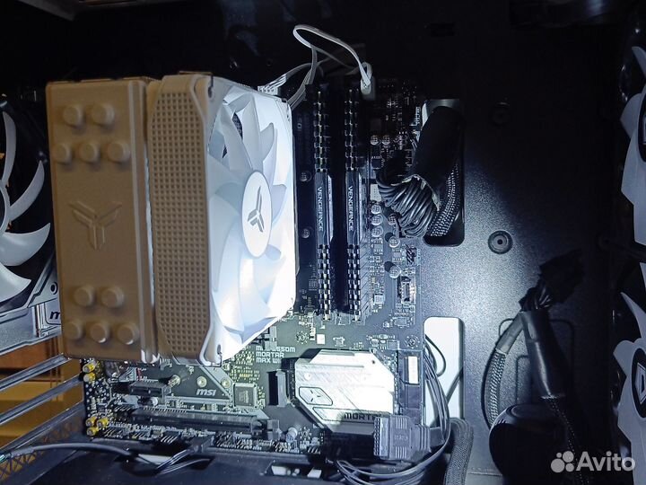 Материнская плата b550