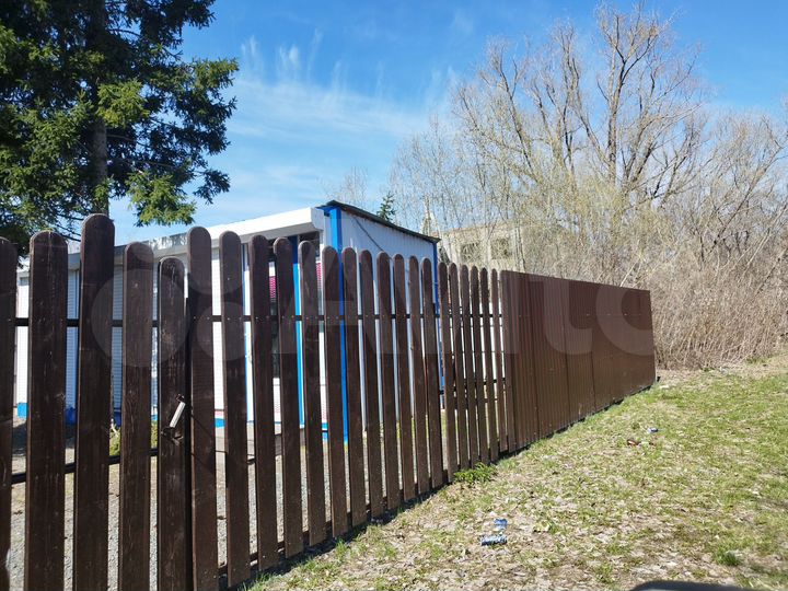 Торговый павильон с землёй