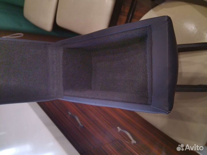 Подлокотник автомобильный