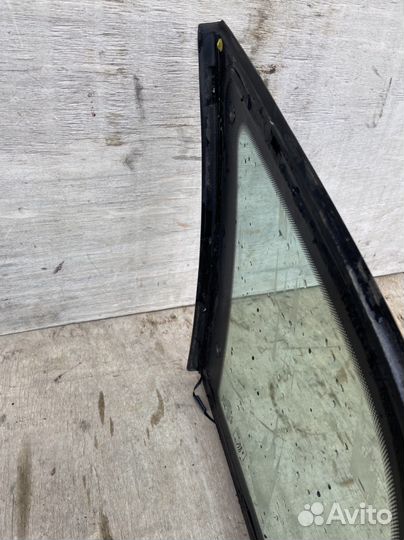 Стекло заднее правое глухое Audi A3 8P 2009г