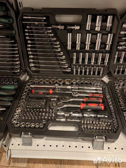 Набор инструментов для автомобиля