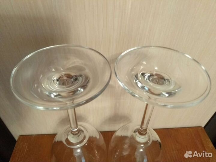 Бокалы для вина или шампанского