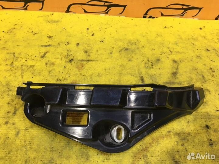 Кронштейн бампера задний правый Mercedes E-Classe