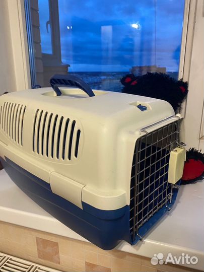 Переноска для кошек и маленьких собак