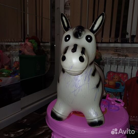 Надувной попрыгун