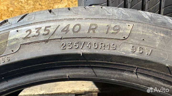 Michelin Primacy 4 235/40 R19