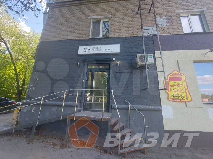 Помещение с панорамным остеклением и ремонтом