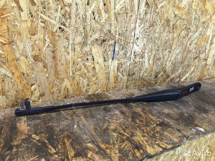 Поводок стеклоочистителя передний левый Ford Focus