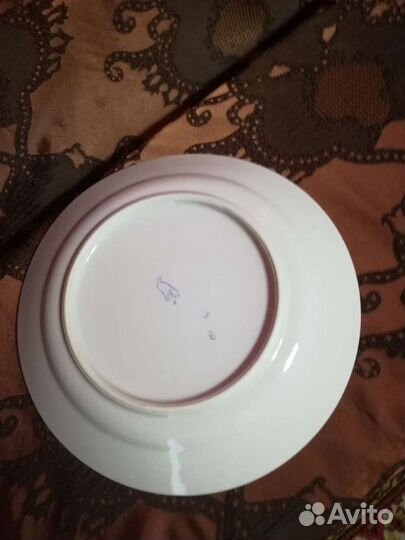 Тарелка от набора сирень фарфор Дулево