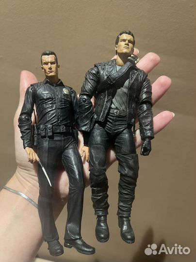 2 фигурки терминатор