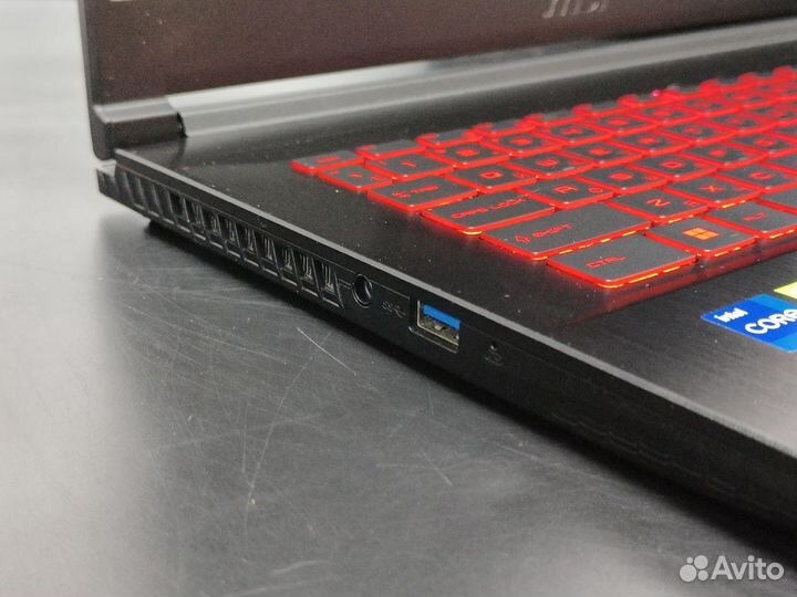 Ноутбук MSI i7-11800H RTX 3050