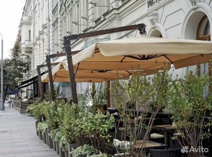 Большой зонт на боковой опоре для дачи 4х4